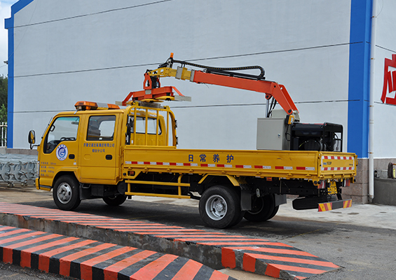 綠籬修剪機散熱器的維護