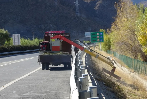 大家都滿意的公路車載式綠籬修剪機(jī)！
